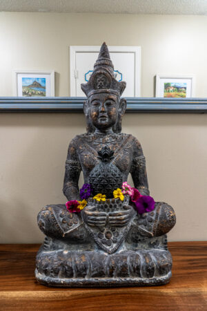 PineappleLuxe Closed Buddha