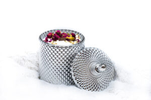 Rose Bouquet SilverLuxe Open WhiteBG